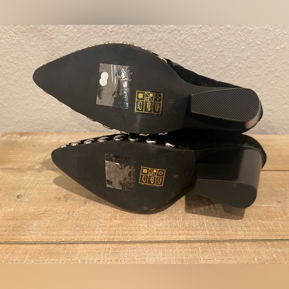 Jeffrey Campbell Walton Black Crushed Velvet Bootie Studded Size 5  NWOT - Picture 8 of 9